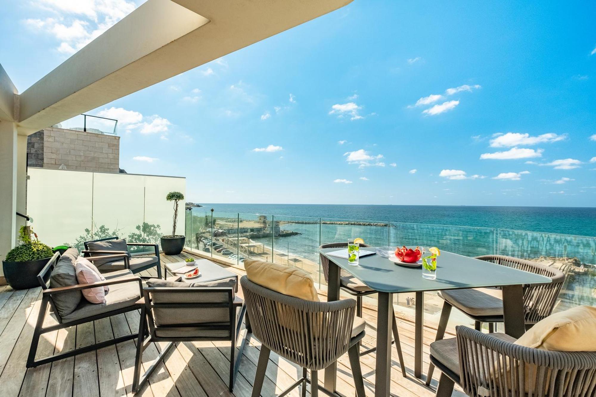 Penthouse 3Br + Roof Top + Parking - On The Beach Haifa Eksteriør billede