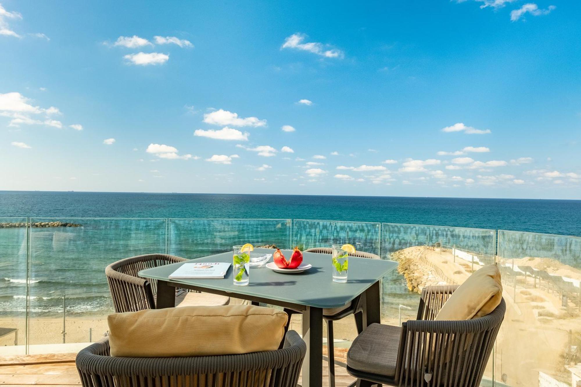 Penthouse 3Br + Roof Top + Parking - On The Beach Haifa Eksteriør billede