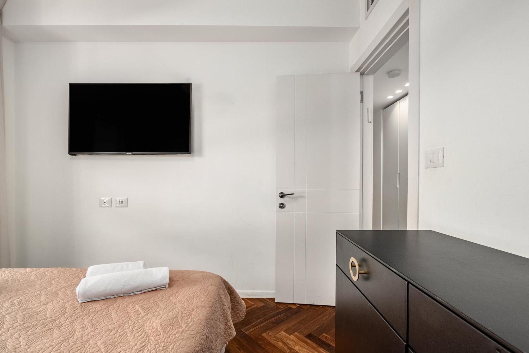 Penthouse 3Br + Roof Top + Parking - On The Beach Haifa Eksteriør billede